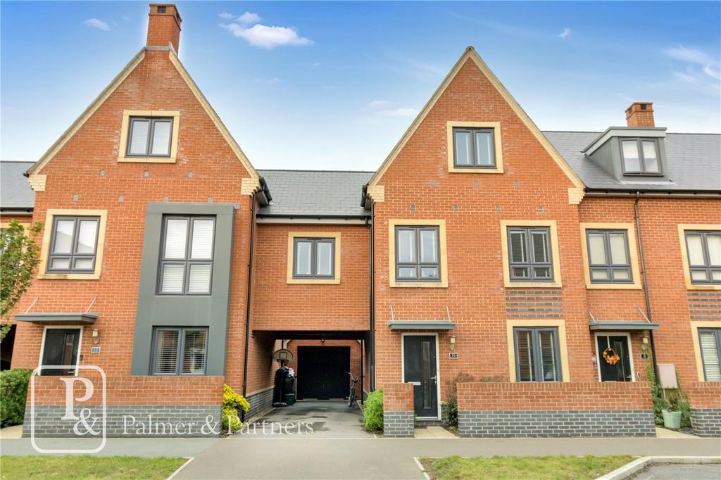 Whitmore Drive, Colchester, Essex, CO4 4 bed terraced house £375,000