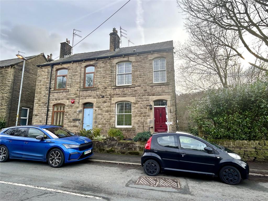 Dobcross New Road, Dobcross, Saddleworth, OL3 3 bed semidetached house