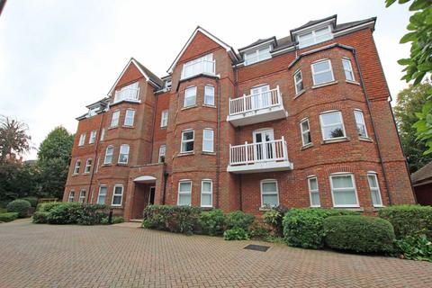 3 bedroom flat for sale, Silverdale Road, Eastbourne, BN20 7EY