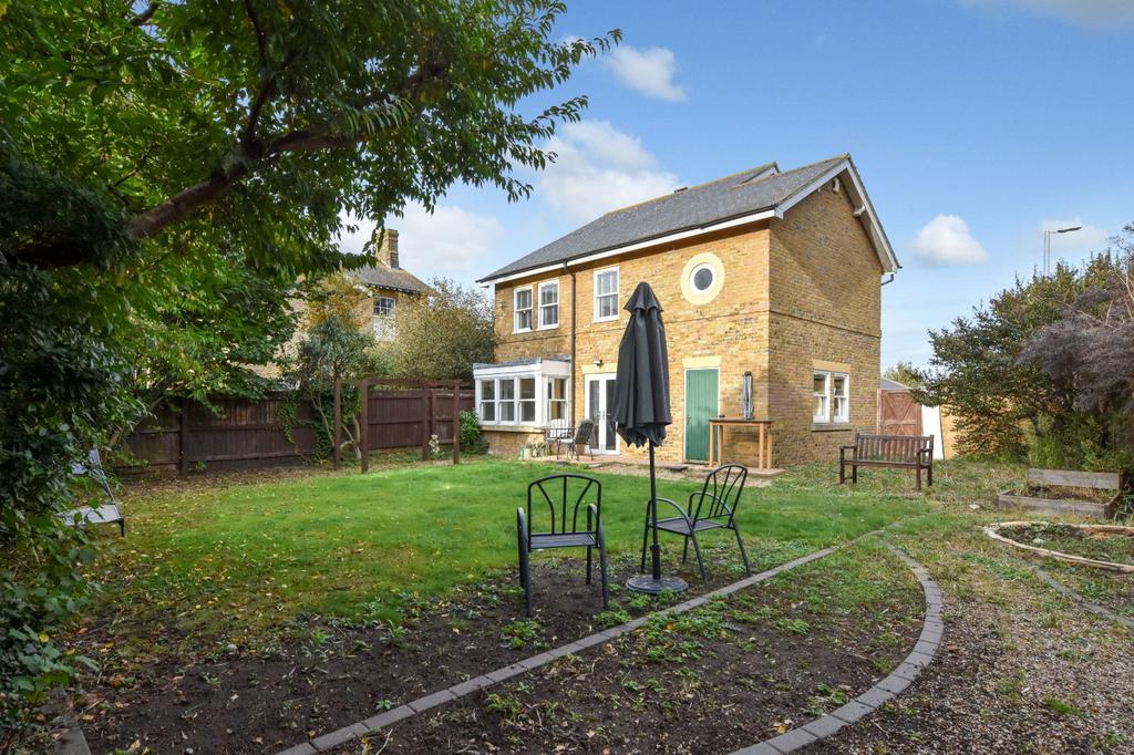 Horseshoe Crescent, Shoebury Garrison, Shoeburyness, Essex, SS3 4 bed