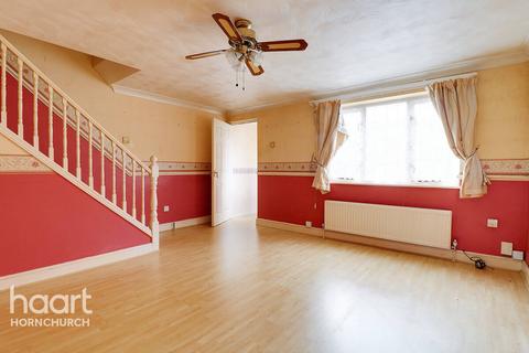 3 bedroom end of terrace house for sale, Pease Close, Hornchurch