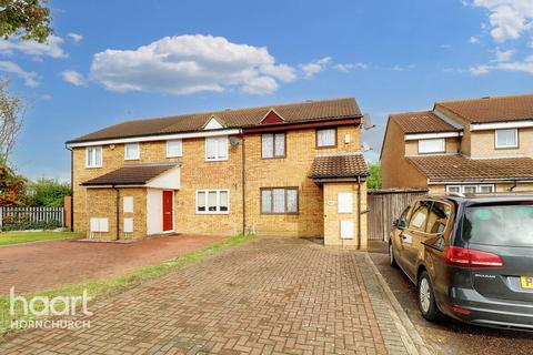 3 bedroom end of terrace house for sale - Pease Close, Hornchurch