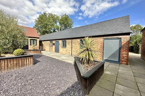 2 bedroom barn conversion to rent, Wells Road, Healing DN41