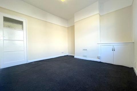 3 bedroom terraced house to rent, Macaulay Street, Grimsby DN31
