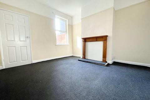 3 bedroom terraced house to rent, Macaulay Street, Grimsby DN31