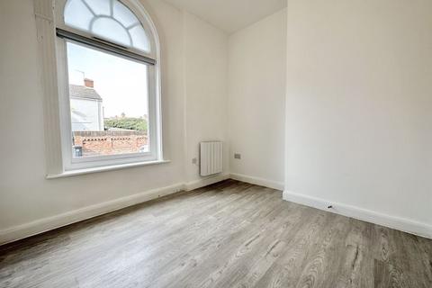 2 bedroom flat to rent, Grimsby Road, Cleethorpes DN35