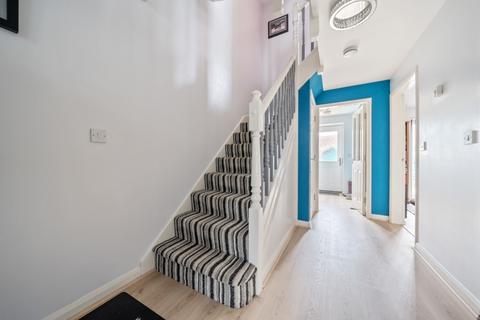 11 Arran Close, Greylees, Sleaford, NG34 8FY