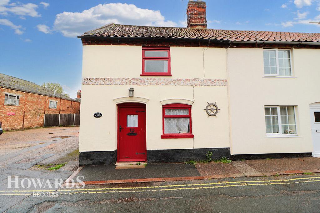 Fen Lane, Beccles 2 bed cottage for sale £150,000