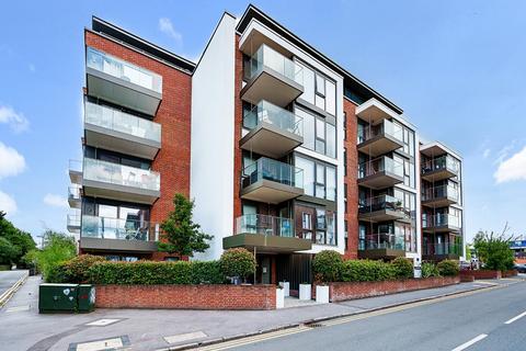 2 bedroom apartment to rent, Station Road, Gerrards Cross, SL9