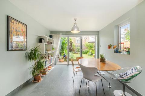 17 Worlingham Road, London, SE22 9HD