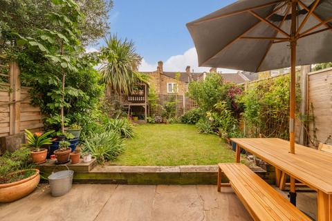 17 Worlingham Road, London, SE22 9HD