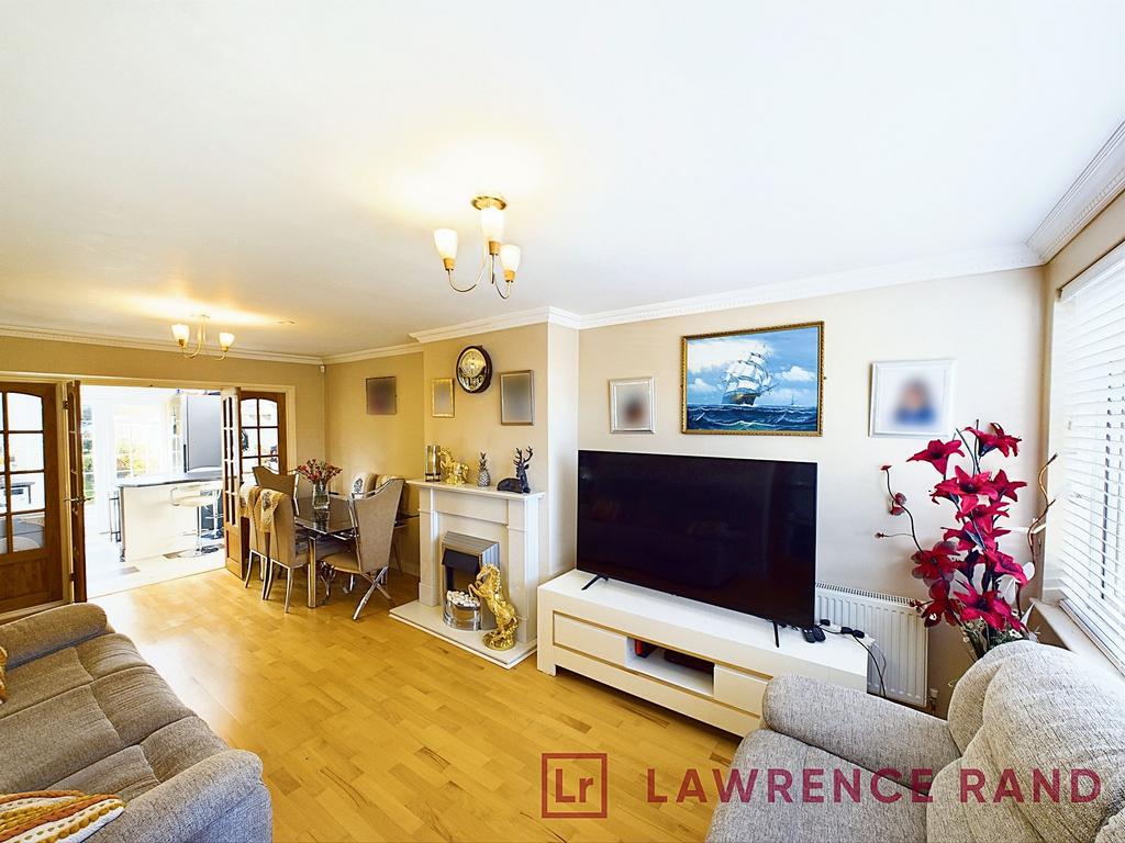 Warwick Avenue, Harrow, HA2 3 bed semidetached house for sale £575,000