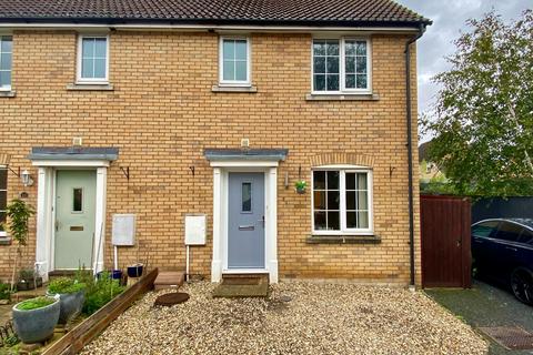 3 bedroom semi-detached house to rent, Shearwater Way, Stowmarket, IP14