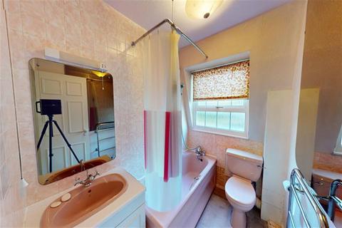 7 Hazelwood, Loughton, IG10 4ET