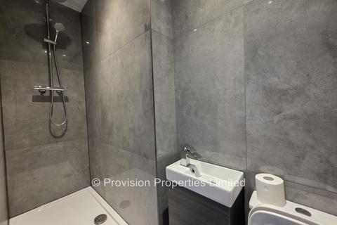 6 bedroom terraced house to rent, Providence Avenue, Woodhouse LS6