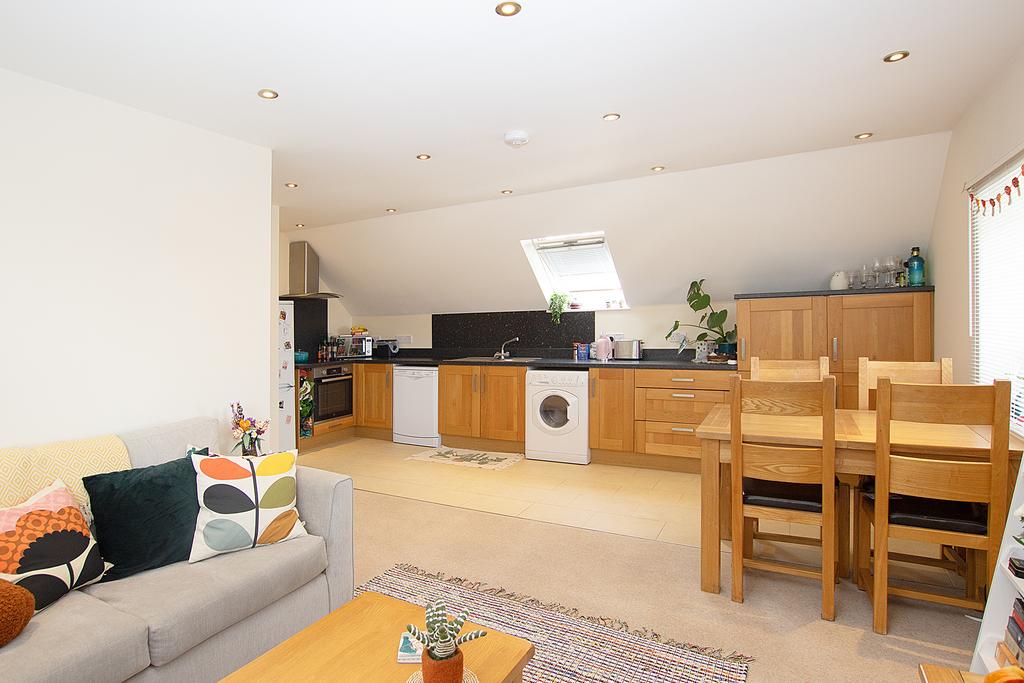 Le Bordage, St Peter Port, Guernsey, GY1 1 bed property £1,530 pcm (£353 pw)