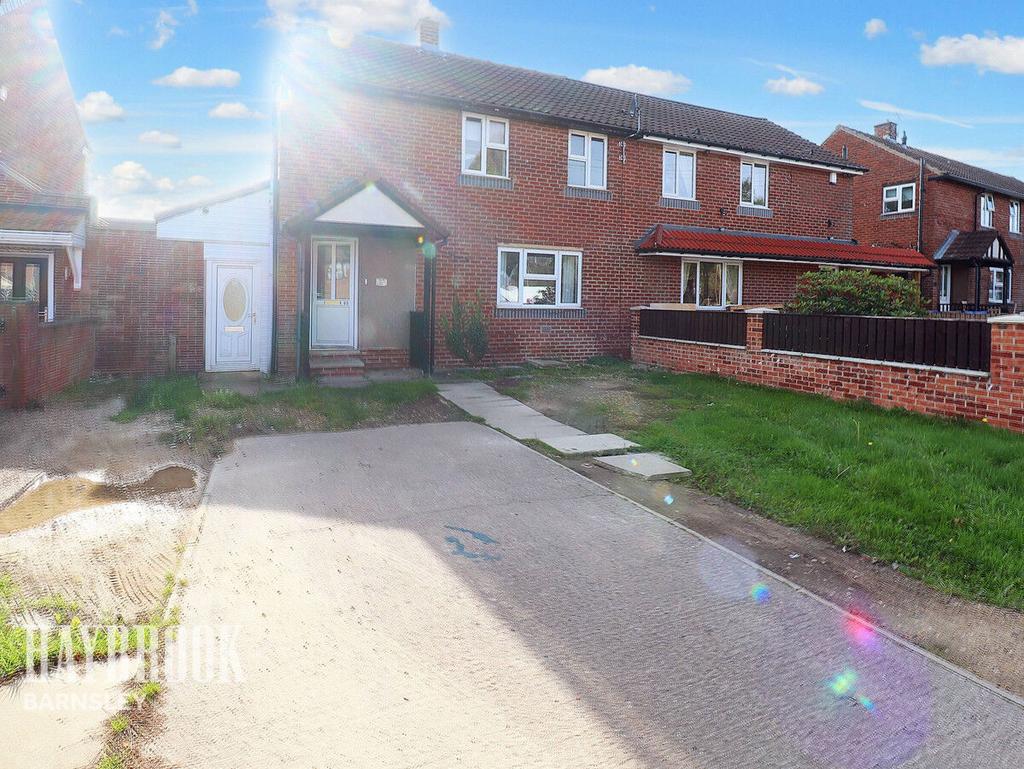 Clifton Avenue, Athersley North 3 bed semidetached house for sale £