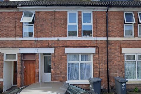 4 bedroom terraced house to rent, Regent Street, Kettering, NN16