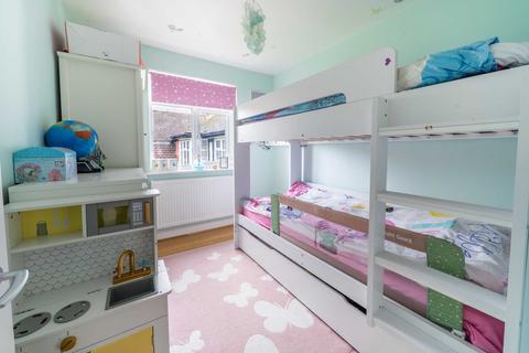 102a Tudor Drive, Morden, SM4 4PF