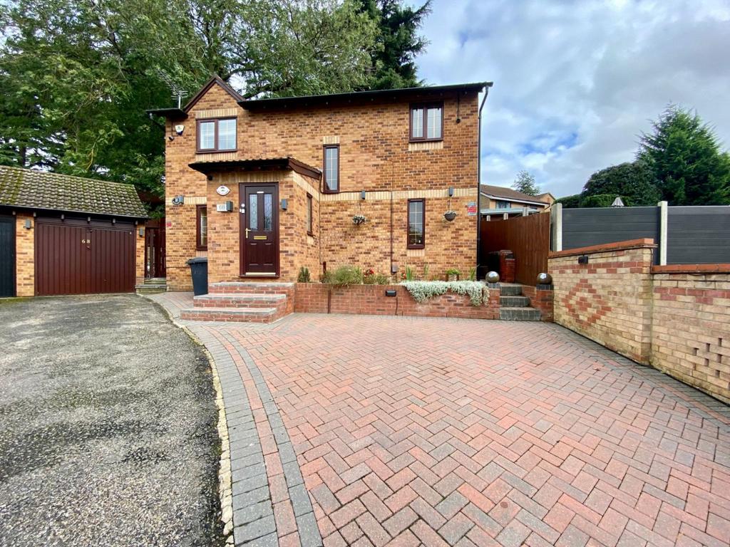 Pine Ridge, Southfields, Northampton NN3 5LL 4 bed detached house for