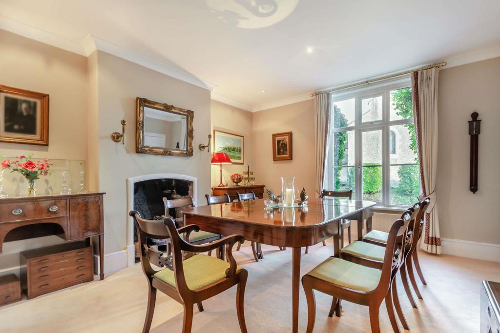 Shefford Woodlands, Hungerford, Berkshire, RG17 4 bed detached house