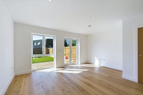 4 bedroom end of terrace house to rent, Horseshoe Road, Pangbourne, Reading, Berkshire, RG8