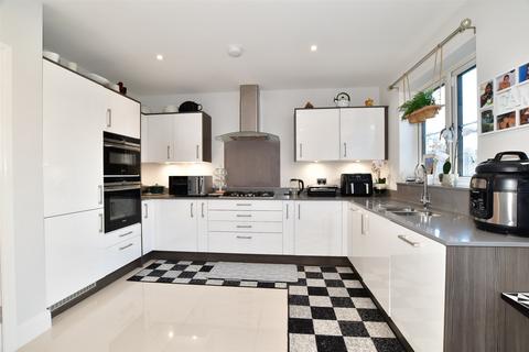 4 bedroom detached house for sale - Foresters Way, Pease Pottage, Crawley, West Sussex