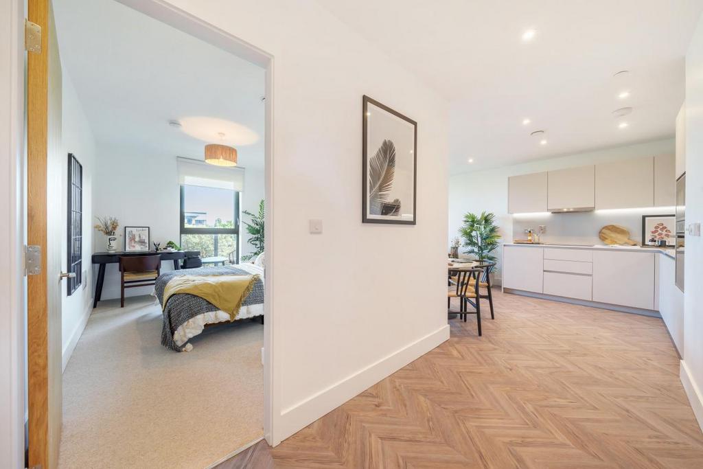 Brixton Hill, Brixton 2 bed flat for sale £625,000