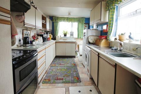 2 bedroom detached bungalow for sale, 10 Doren Avenue, Rhyl, LL18 4LE