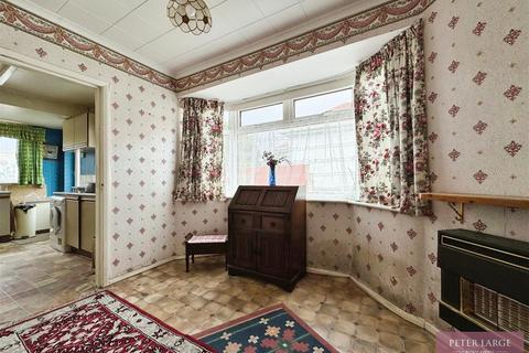 2 bedroom detached bungalow for sale, 10 Doren Avenue, Rhyl, LL18 4LE