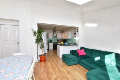 4 bedroom semi-detached house for sale, Vale Avenue, Patcham, Brighton, East Sussex