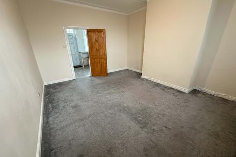 2 bedroom terraced house to rent, Woodhall Avenue, Bradford, West Yorkshire, BD3
