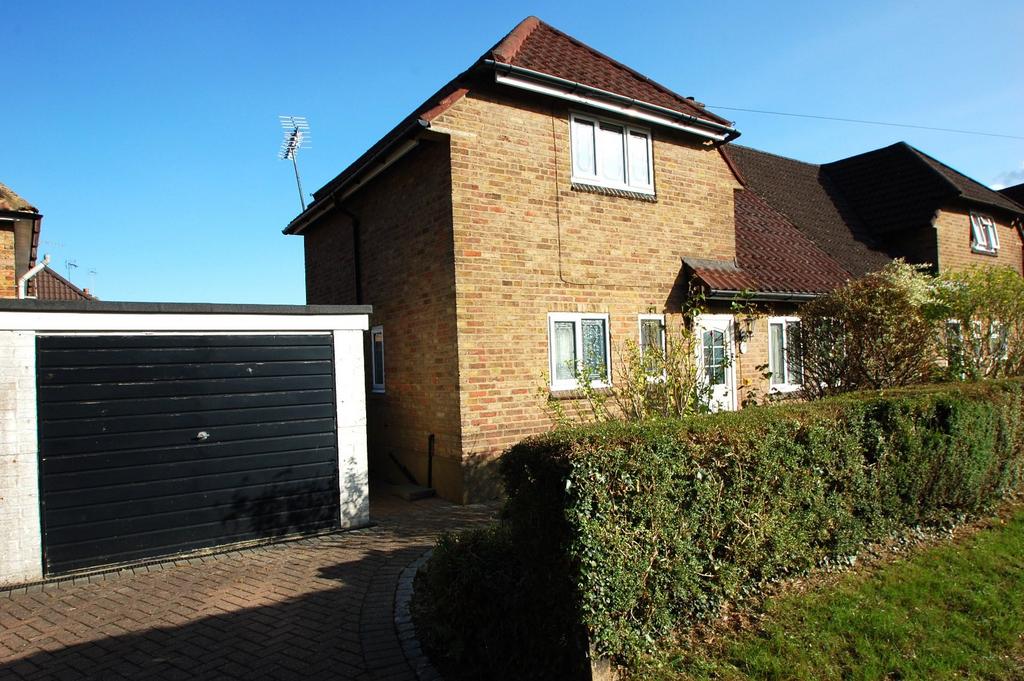 Albion Crescent, Chalfont St. Giles, HP8 3 bed semidetached house for