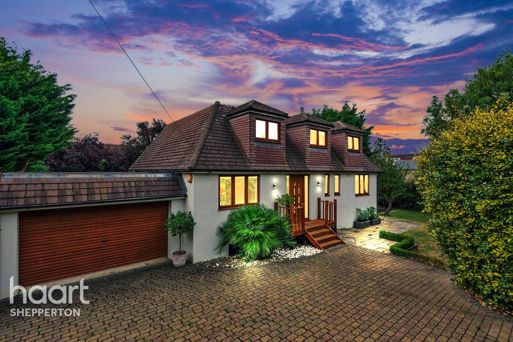 Chertsey Road, Shepperton 5 bed detached house for sale £900,000
