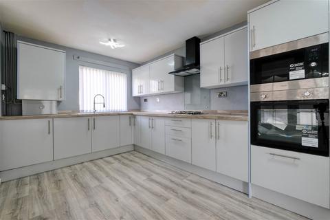44 Belbroughton Close, Lodge Park, Redditch, B98 7NH