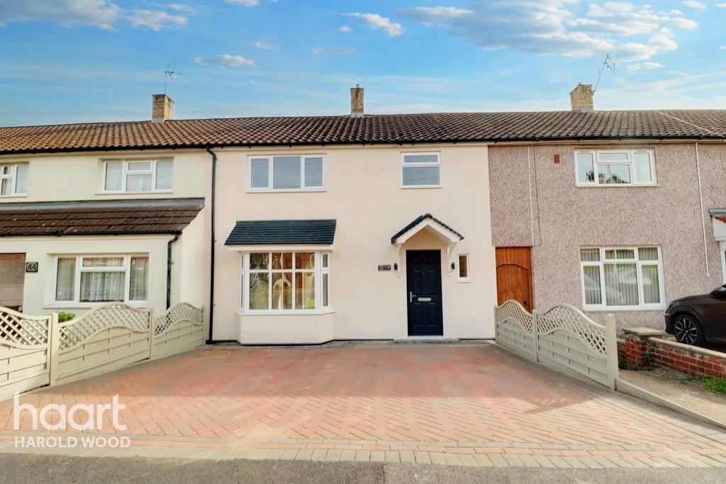 Bridgwater Road, Romford 3 bed terraced house for sale £400,000