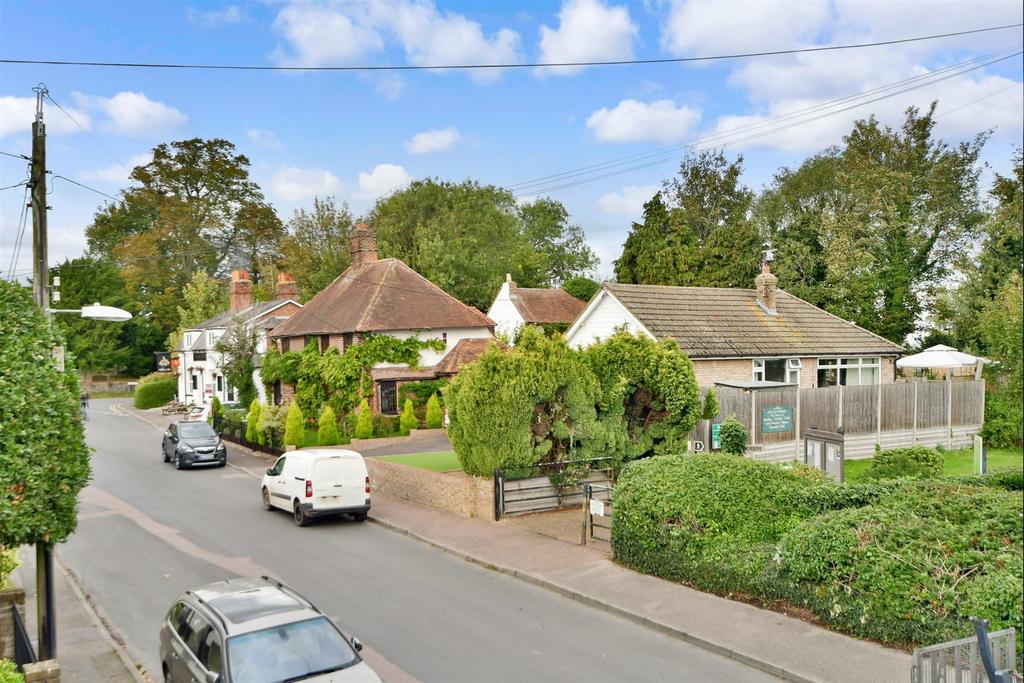 The Street, Borden, Sittingbourne, Kent 6 bed detached house for sale