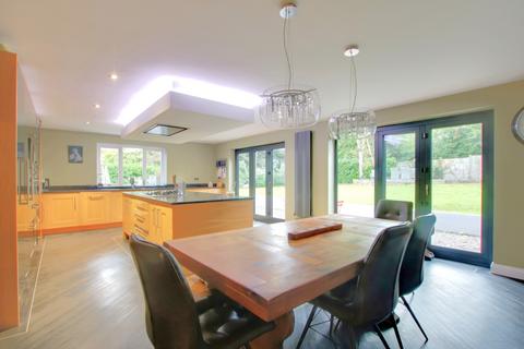 4 bedroom detached house for sale - Chilworth, Southampton