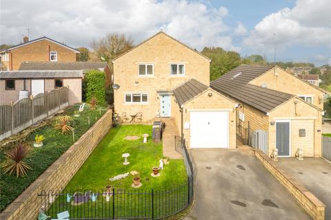4 bedroom detached house for sale, The Town, Thornhill, Dewsbury, WF12