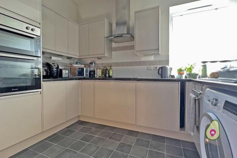 2 bedroom flat for sale - Calcot Place, Low Lane, Calcot, Reading, RG31 7RT