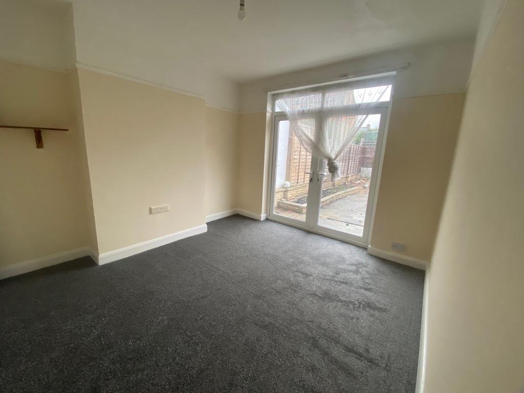 Otterburn Street, Tooting, London, SW17 3 bed terraced house to rent ...