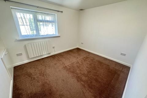 2 bedroom flat to rent, Boundary Close,  Southall, UB2