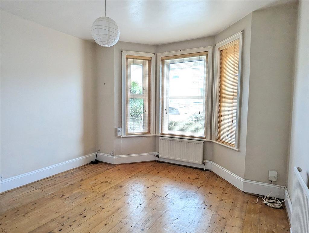 Library Road, Parkstone, Poole, BH12 4 bed semidetached house £325,000