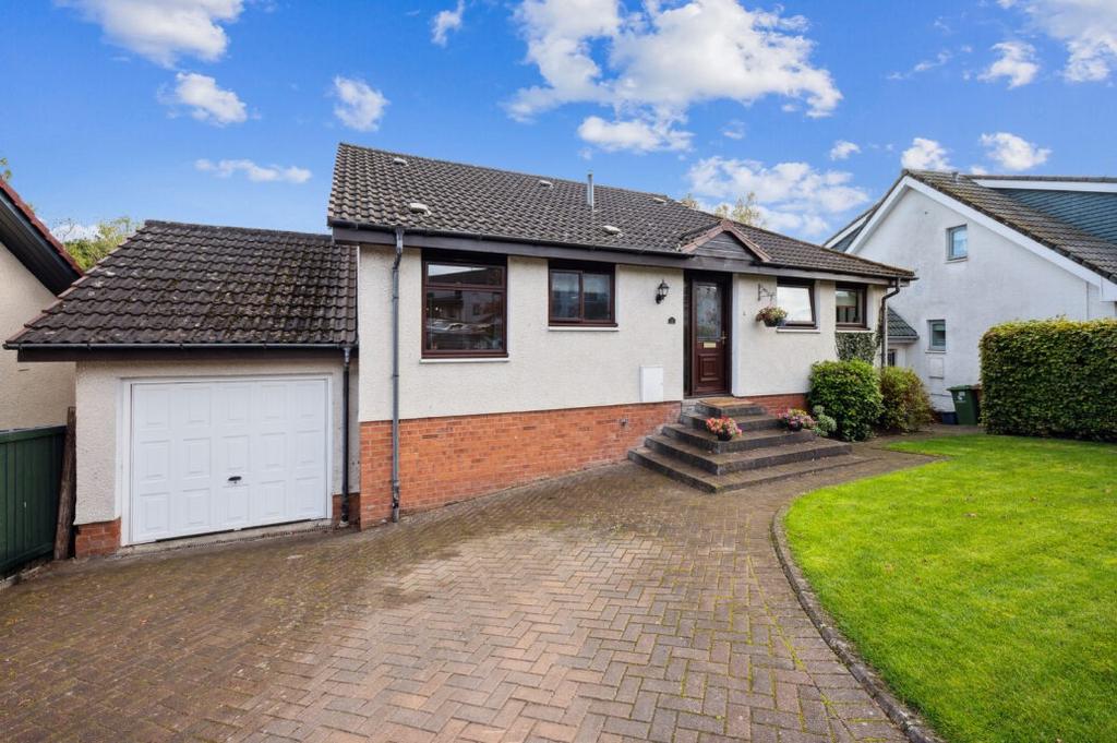Castlehill Loan, Kippen, Stirlingshire, FK8 3DZ 4 bed detached house for sale £360,000