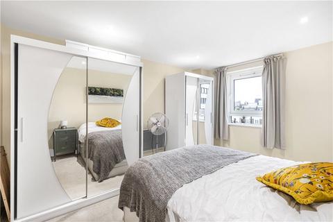 2 bedroom penthouse for sale, Brewhouse Lane, London, SW15