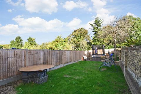 10 Wyles Road, Chatham, ME4 6HA