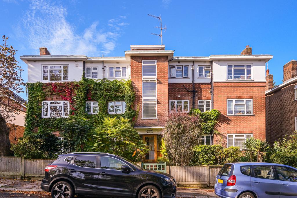 Queens Court, Queens Walk, Ealing, London, W5 2 bed flat for sale £