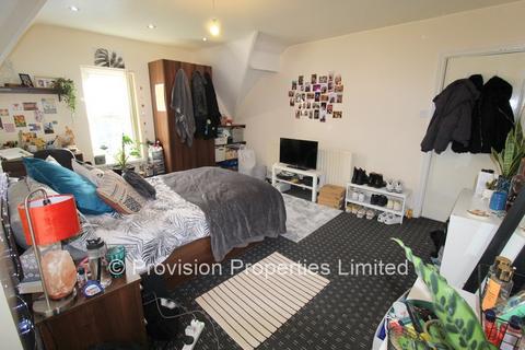 9 bedroom terraced house to rent, Kirkstall Lane, Headingley LS6