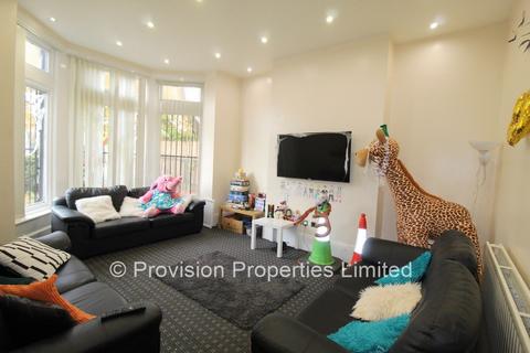 9 bedroom terraced house to rent, Kirkstall Lane, Headingley LS6