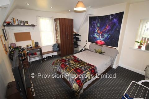 9 bedroom terraced house to rent, Kirkstall Lane, Headingley LS6